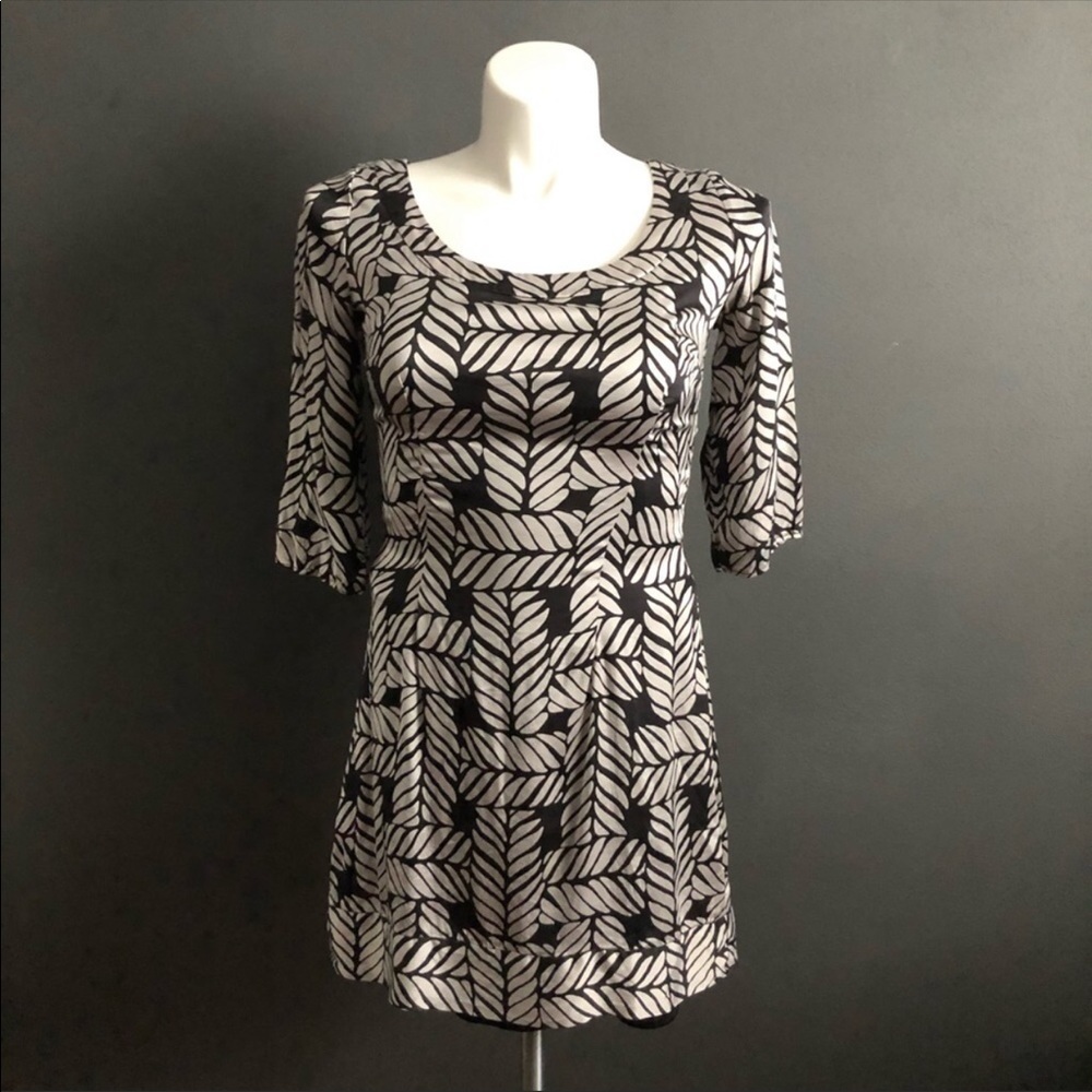 White House Black Market Black Silver Silk Rope Pattern Dress